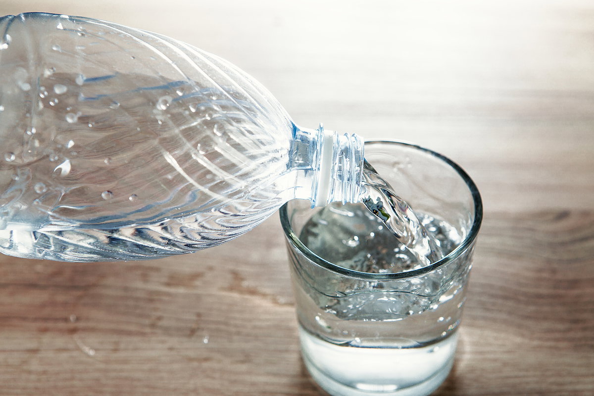 Viel Wasser trinken ist unabdingbar während der Fastentage