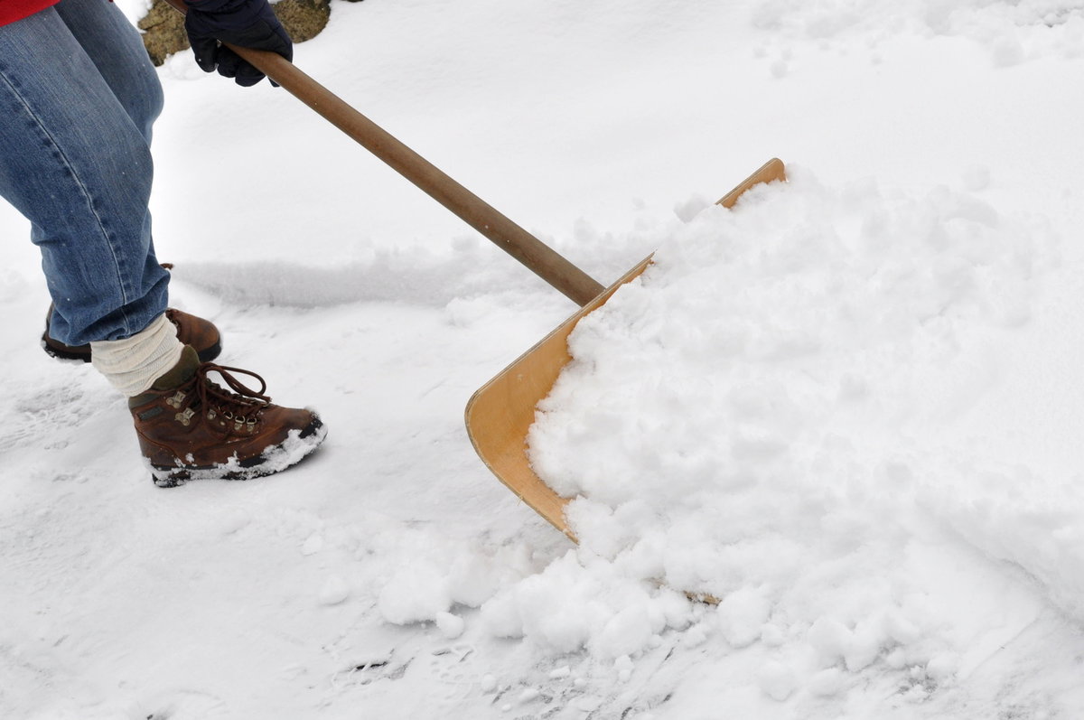 Wer wann im Winter Schnee räumen muss, regeln Vorschrifte und Gesetze