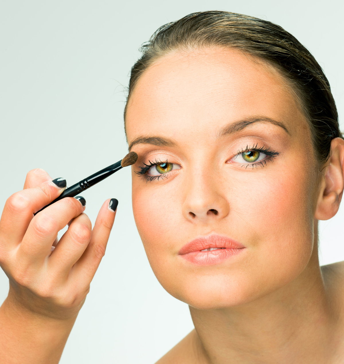 Wie Sie mit 40 + durch richtiges Make up jünger und frischer aussehen