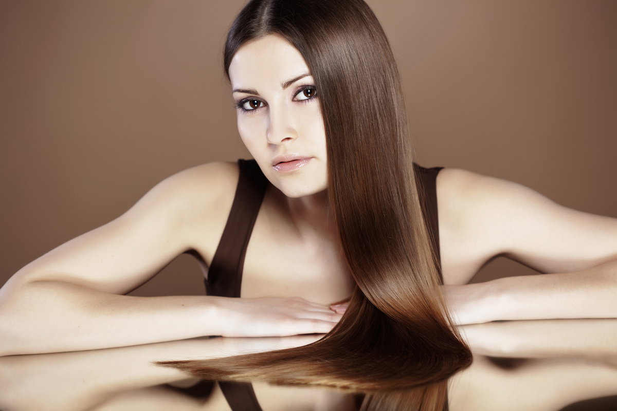 Glänzendes und splissfreies Haar erreichen Sie mit regelmäßiger Haarpflege