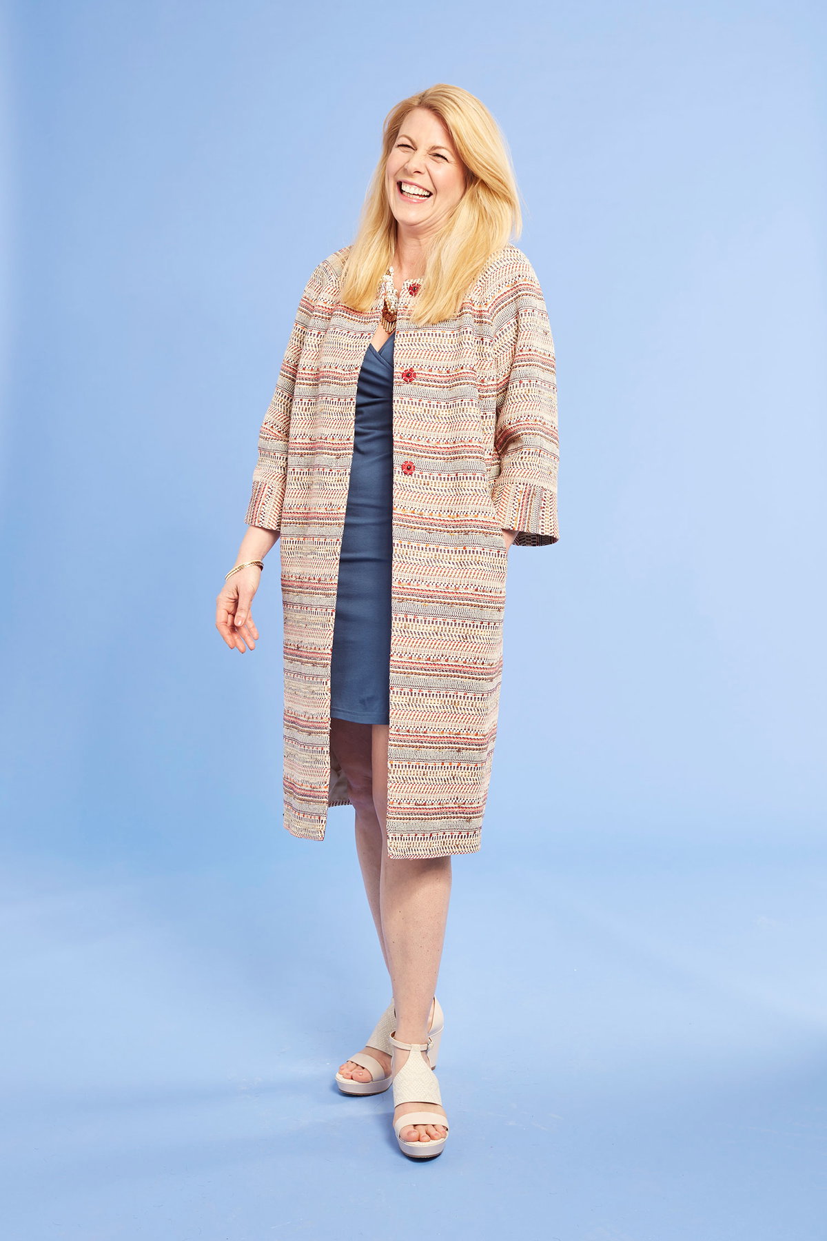 Mantel 499,99 Euro, Gr. 42 - 56, Bestell-Nr. 37326. Navabi, www.navabi.de. Kleid 79,95 Euro, Gr. S - L, Bestell-Nr. 161 1185. UVR Connected, www.uvr-connected.de, Tel.: 0 30/47 59 68 80