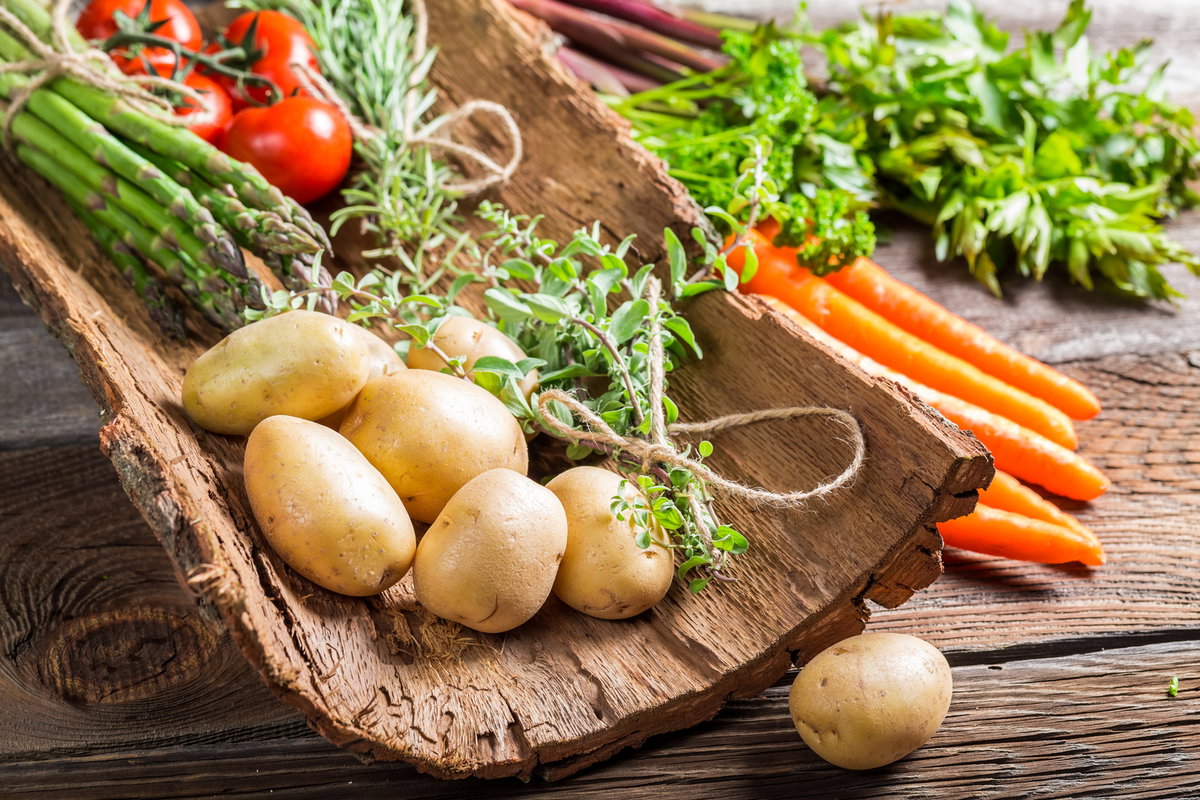 Kartoffeln und Gemüse sind eine perfekte Verbindung für die Alkaline-Diät