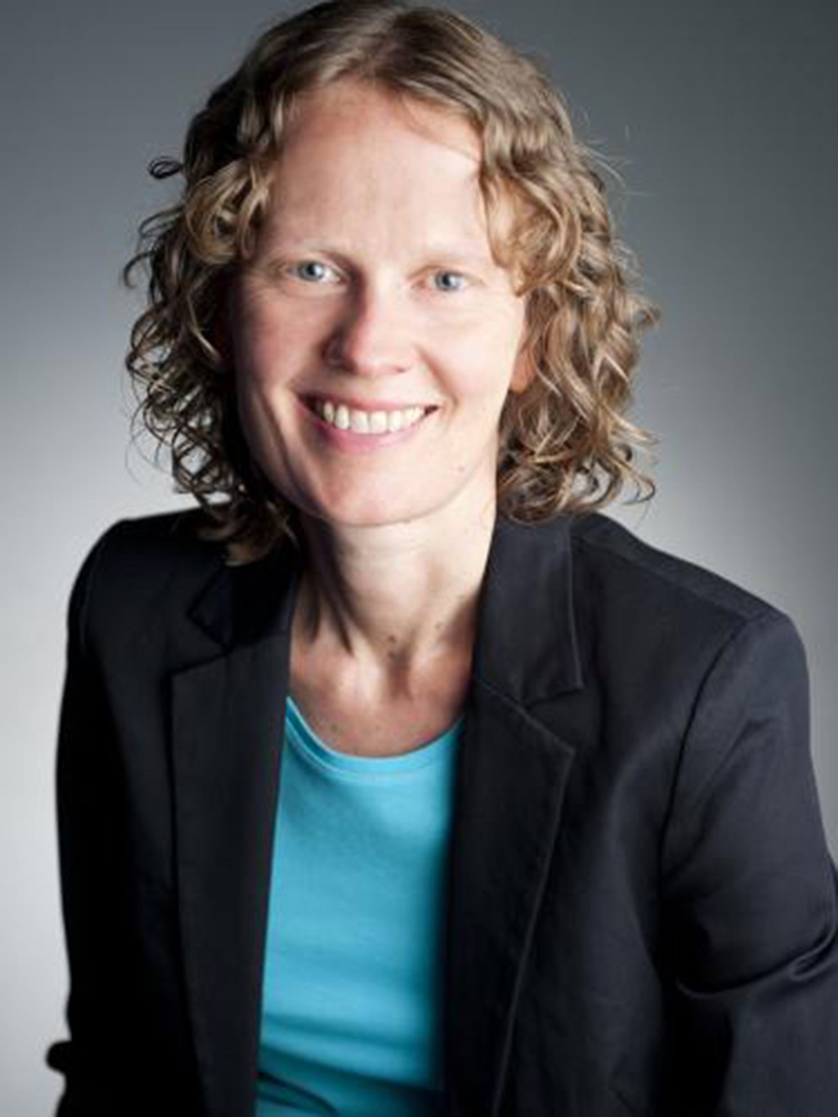 Dr. Sandra Boltz ist Lehrerin und als Dozentin in der universitären Lehrerausbildung und Weiterbildung tätig. Die Autorin und psychologische Beraterin hat das Programm ICare entwickelt und damit bereits dem Glück von vielen Lesern auf die Sprünge geholfen.