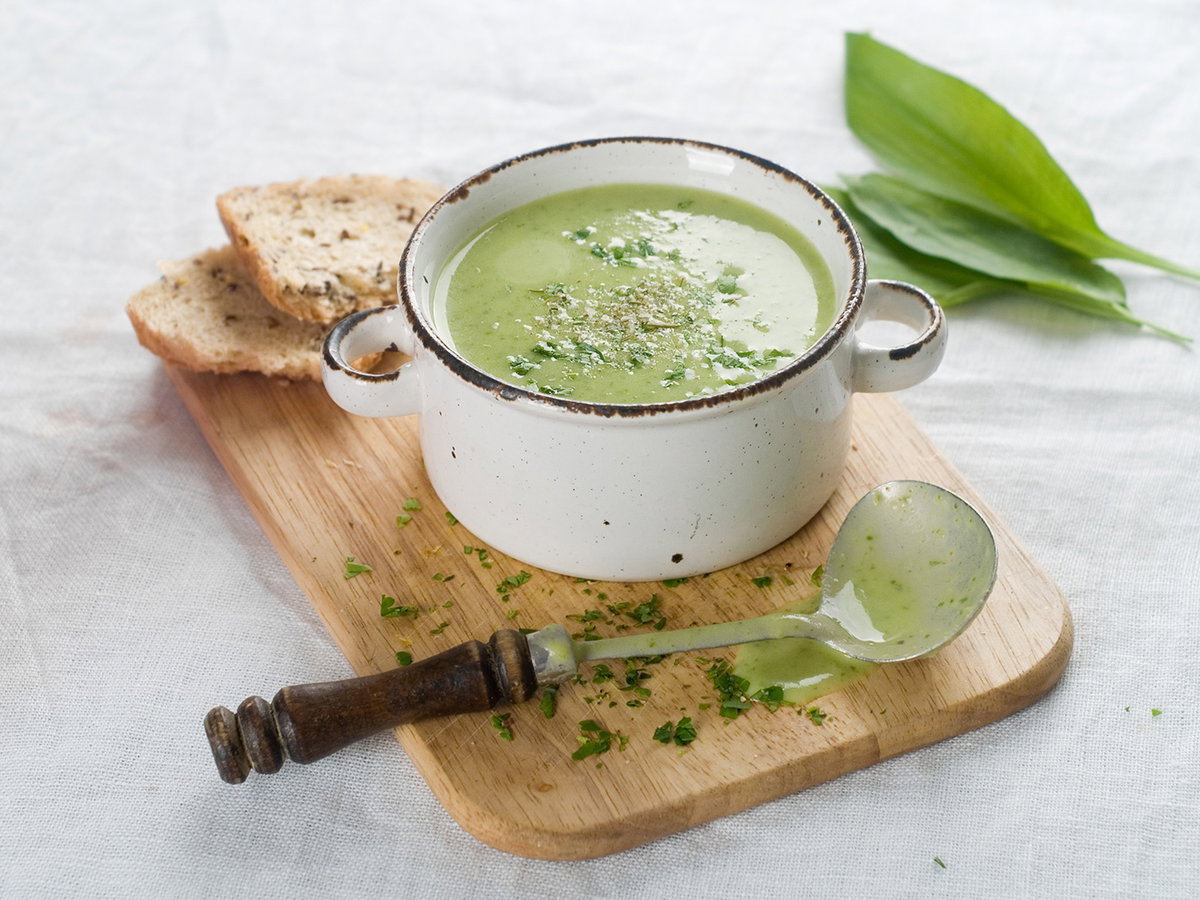 Hmm, wie das duftet: Die cremige Bärlauch-Suppe ist eine Wohltat für Leib und Seele