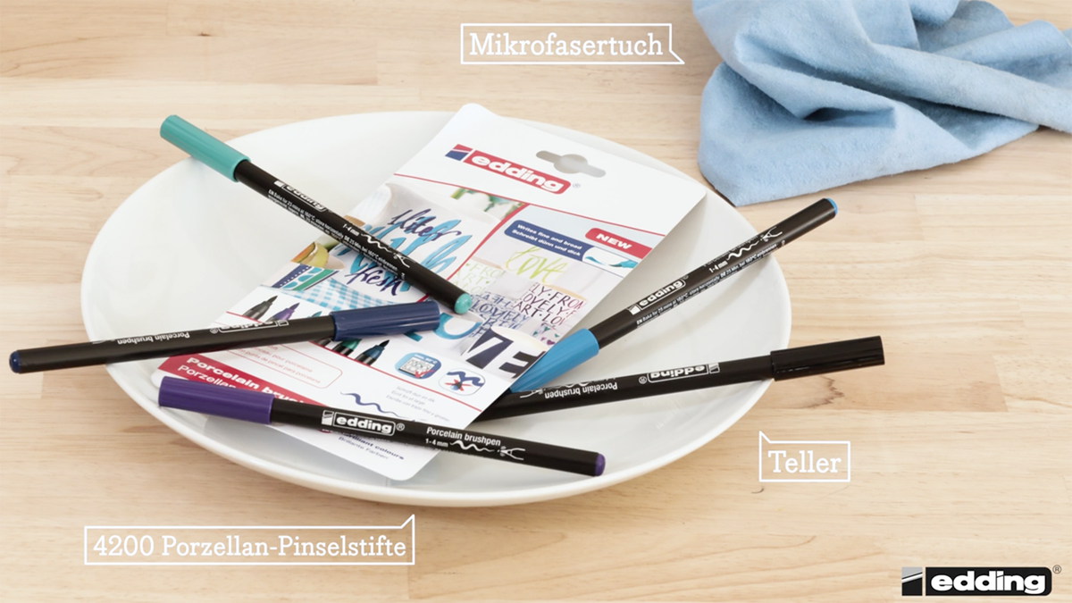 Damit das Motiv auch schön lange auf dem Teller hält, sind spezielle Stifte zur Beschriftung von Porzellan notwendig.