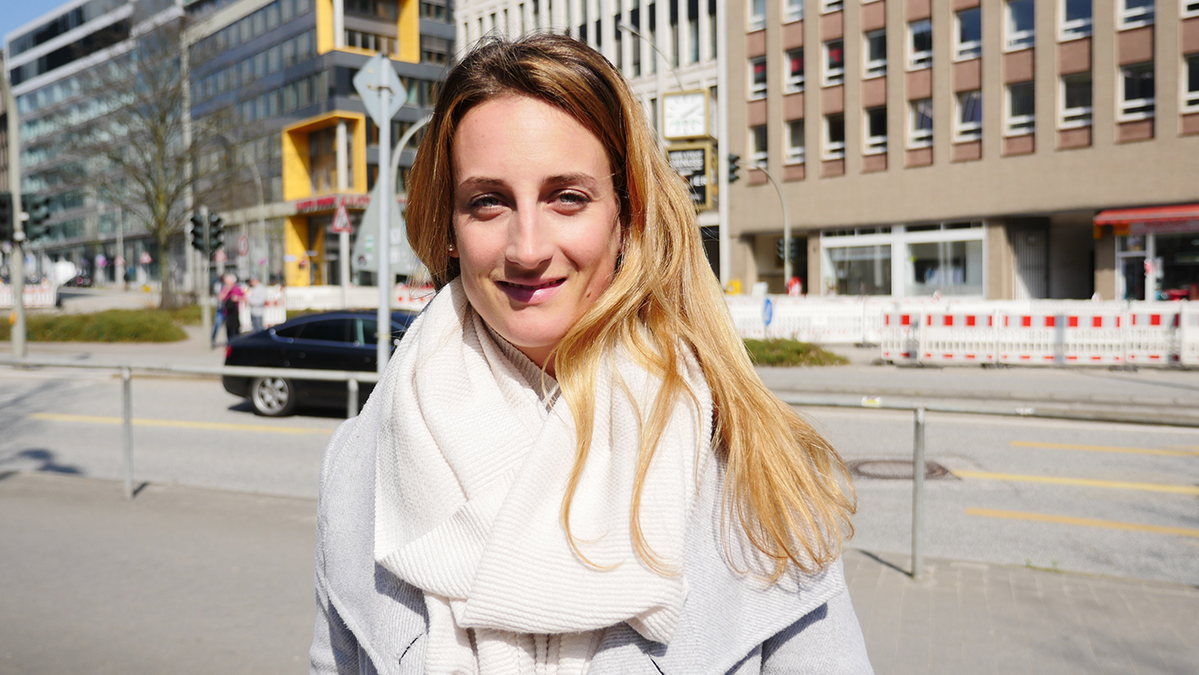Sandra (28) träumt von einem Leben unabhängig von Banken und Arbeitgebern.