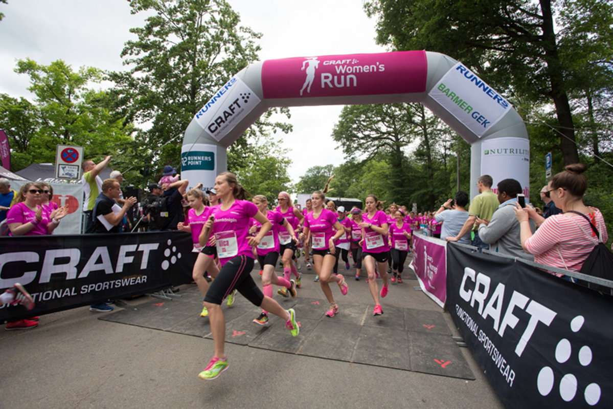 Frauen laufen den BARMER Women's Run