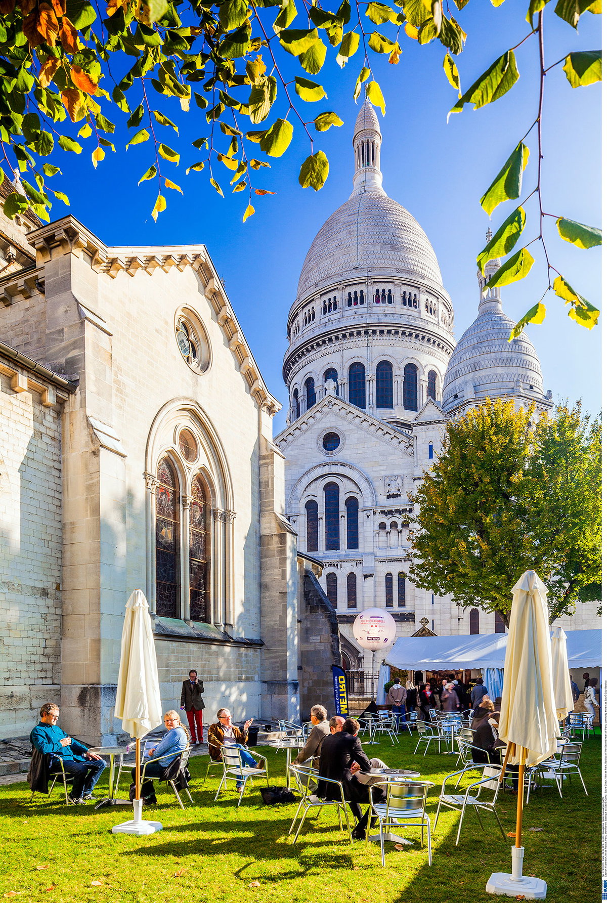 Heiligtum: Weithin sichtbar ist die kreideweiße Basilika Sacré-Coeur.