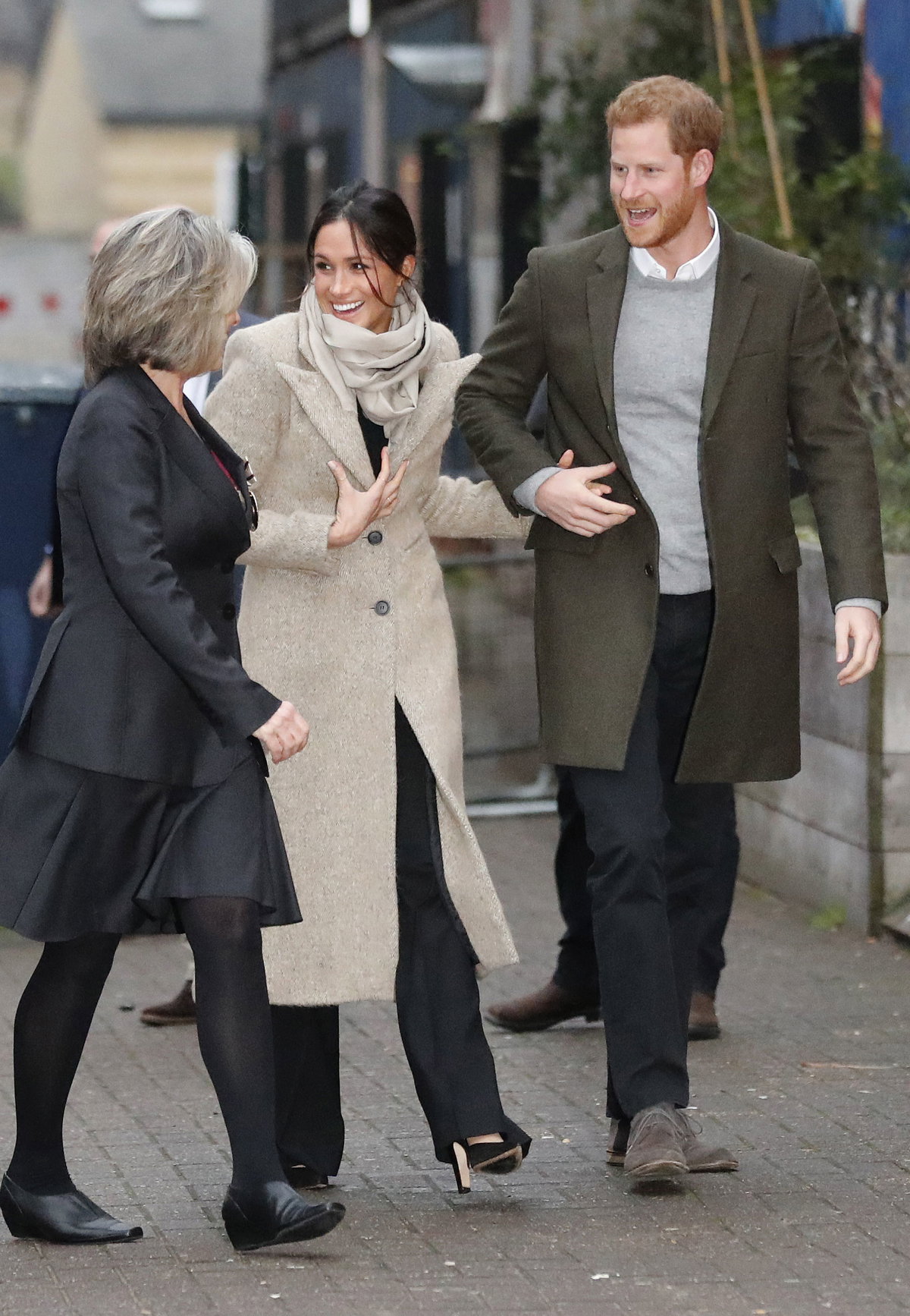 Meghan Markle lässig im beigefarbenen Wollmantel 