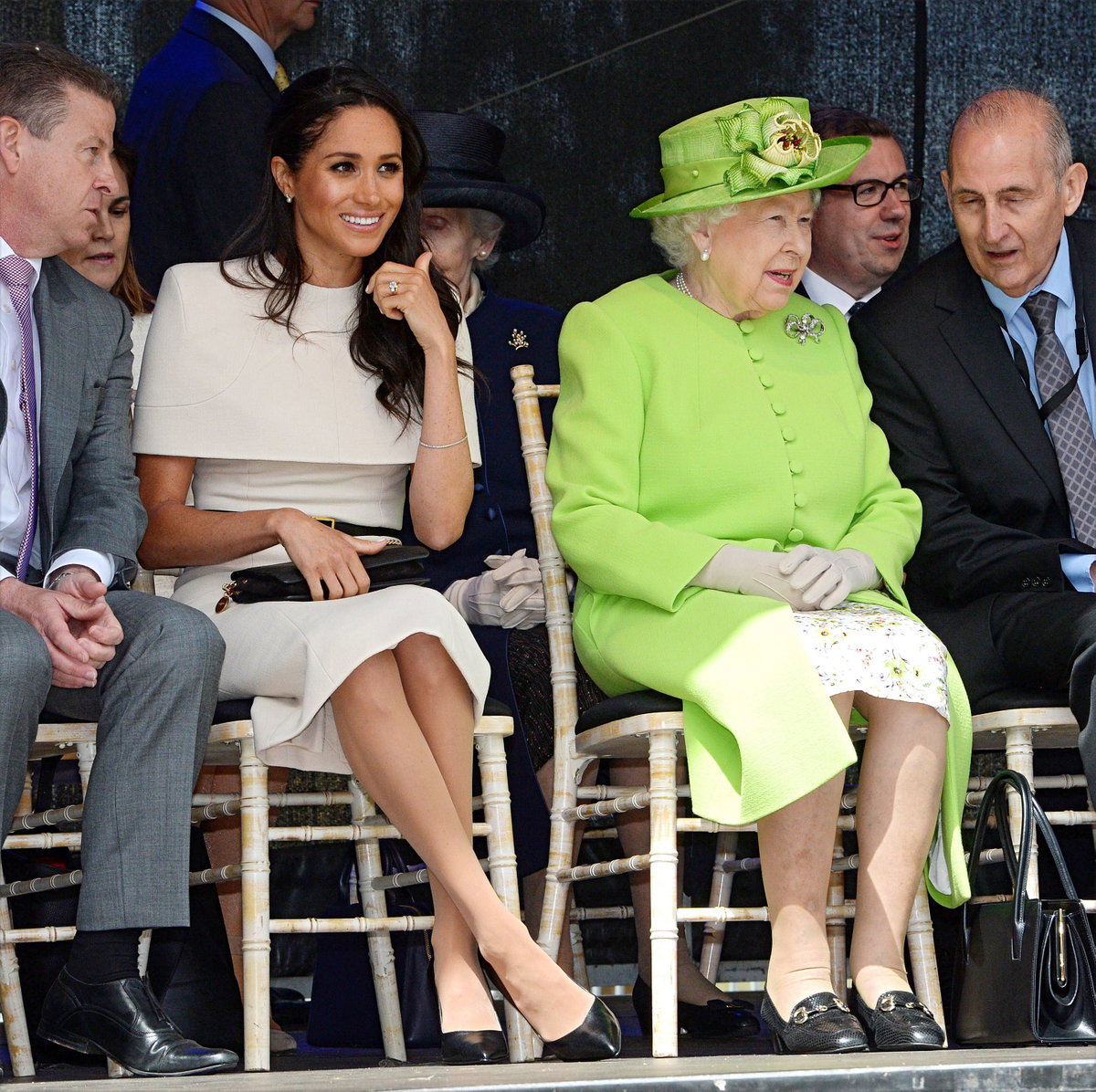 Meghan Markle in Beige, die Queen strahlt in Neongrün