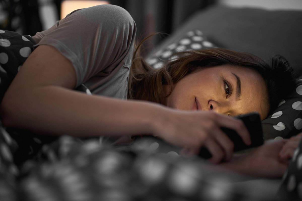 Handy-Sucht: Wenn man ohne das Smartphone nicht ins Bett geht