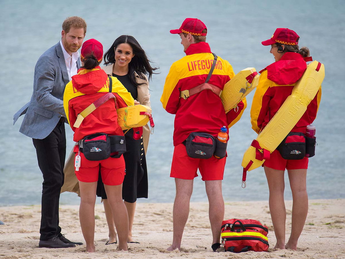 Prinz Harry und Meghan in Australien Oktober 2018 mit Liveguards am Strand