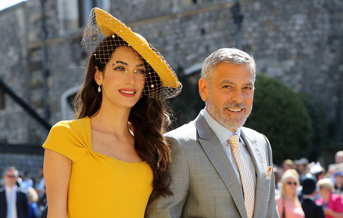 Amal und George Clooney sind gut mit Prinz Harry und seiner Meghan befreundet, waren Gäste auf ihrer Hochzeit in London.