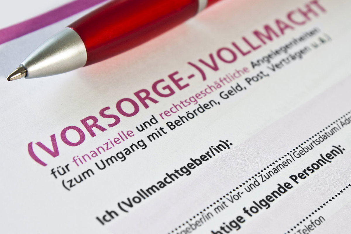 Ab dem 18. Lebensjahr kann jeder Vollmachten ausstellen. Experten raten, das früh zu erledigen