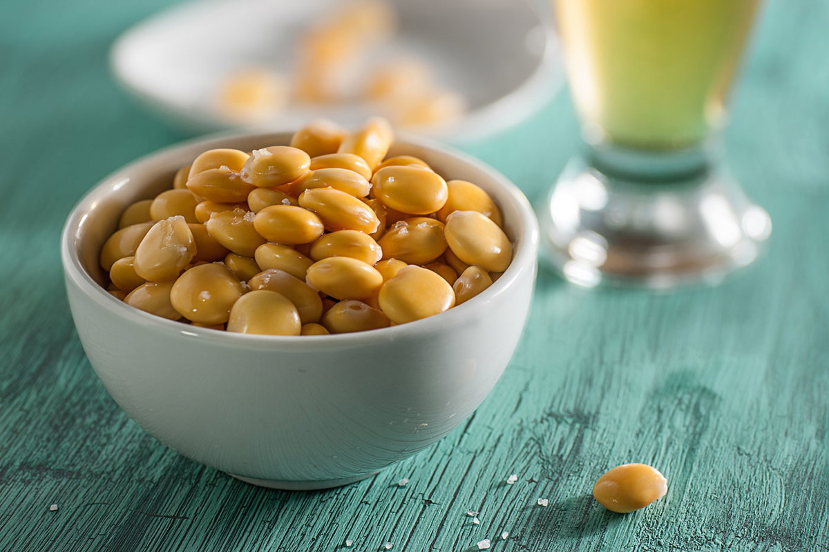 In Portugal werden eingelegte Süßlupinenkerne als Snack gereicht.