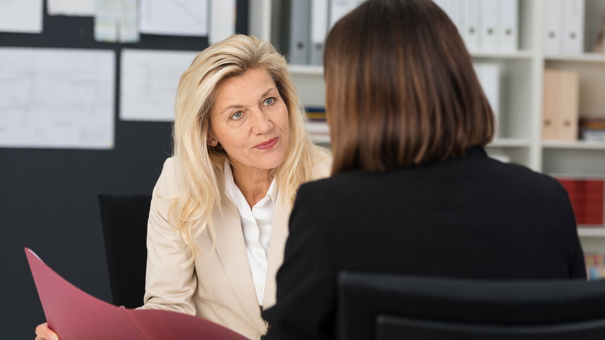 Befristeter Vertrag: Wann sollte man sich bei der Agentur für Arbeit melden?