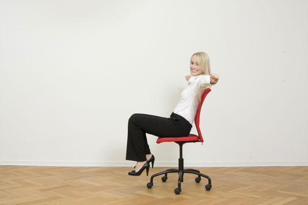 Prevent back problems with the right office chair