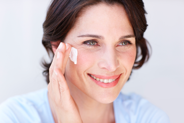 5 conseils de soins pour une peau nette à la ménopause