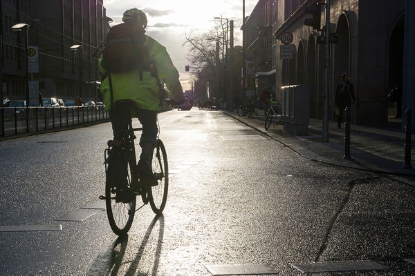 Safely through fall and winter: Make yourself visible!