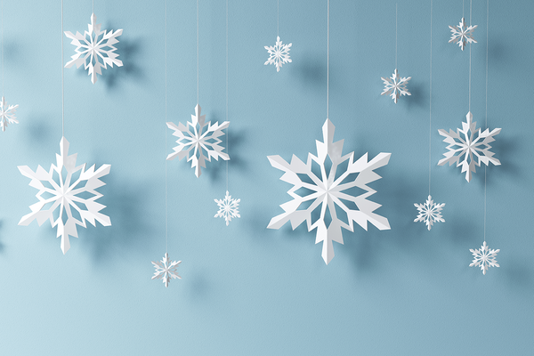 Make your own Christmas decorations: DIY paper snowflakes