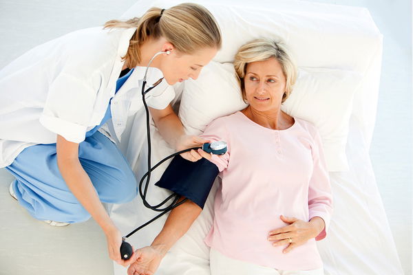 L'hypertension à la ménopause : Ne pas sous-estimer le risque