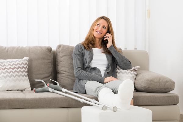 Going to the movies despite a sick note? No obligation to rest in bed