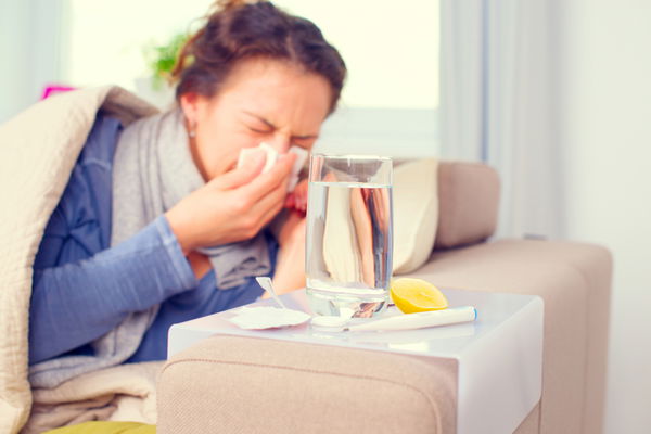 Un rhume gênant : qui est responsable, les virus ou les bactéries ?