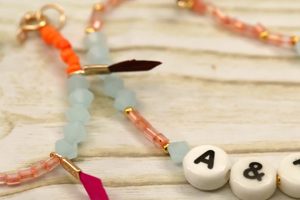 Make your own jewelry: Video tutorial for bead bracelet