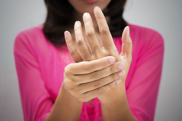 Natural remedy for rheumatism: poison ivy alleviates symptoms