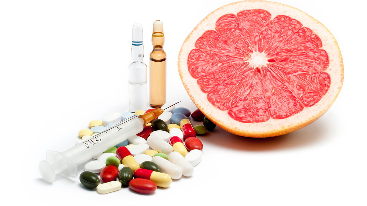 Grapefruit &amp; medication: How the citrus fruit influences the effect