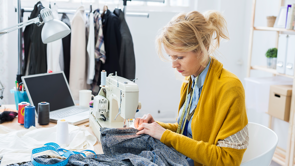 Sewing instructions for beginners: Sewing a concealed zipper on both sides