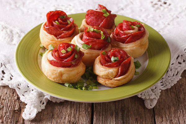 Mükemmel parti atıştırmalığı: pizza gülleri tarifi