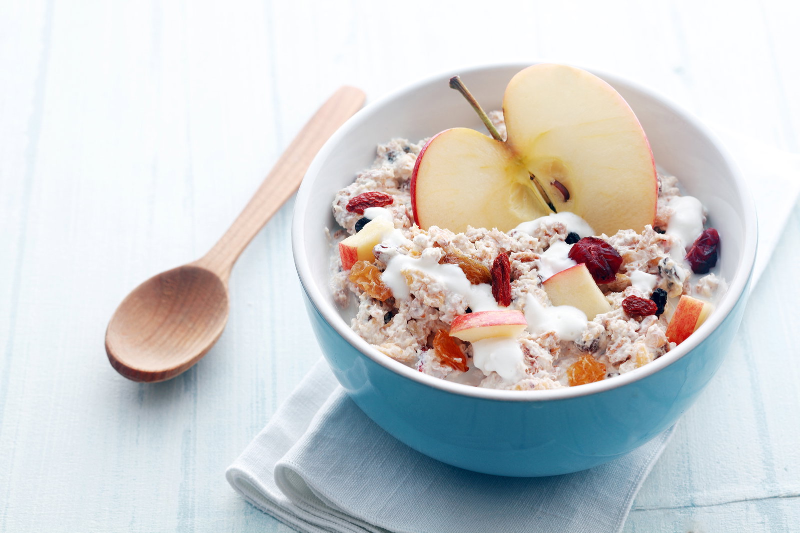 Hot breakfast: 3 delicious variations with oatmeal