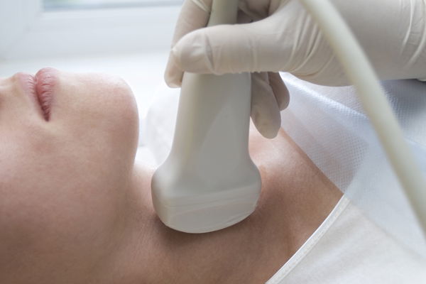 Enlever les nodules thyroïdiens sans opération - voici comment faire
