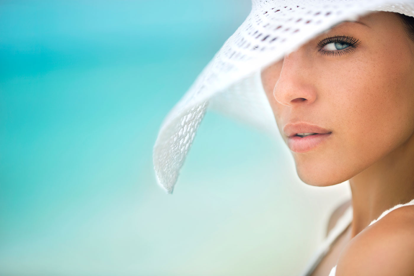 Maquillage d'été pour les journées chaudes : comment ne pas couler !