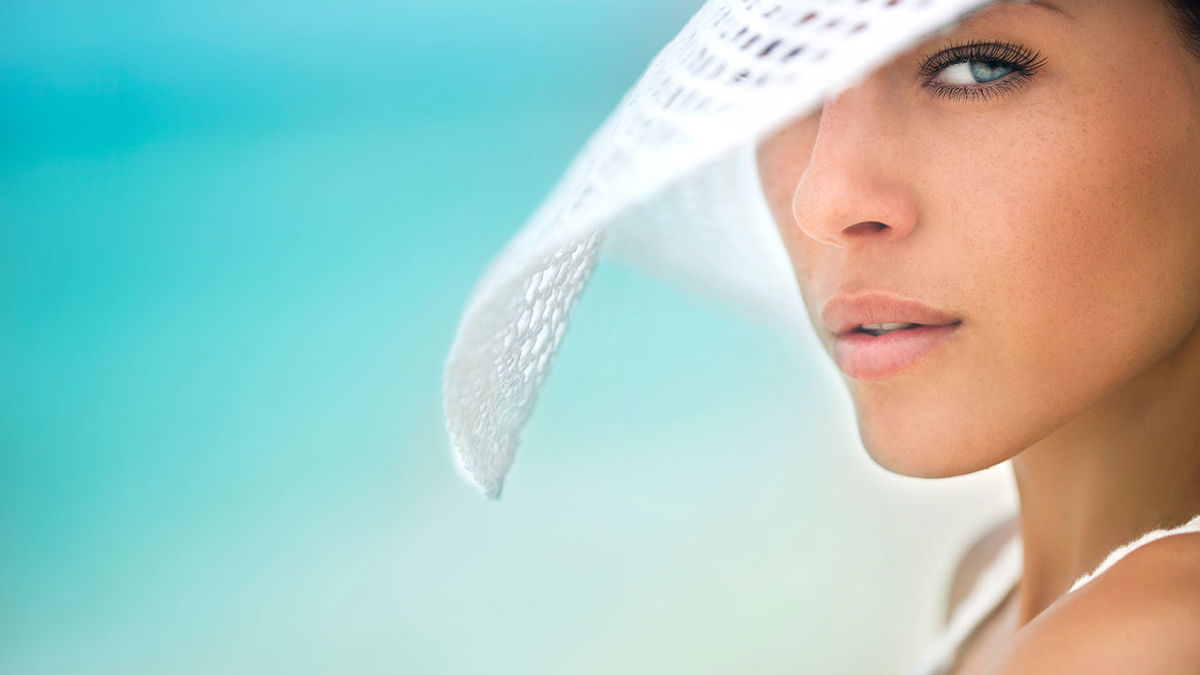 Maquillage d'été pour les journées chaudes : comment ne pas couler !