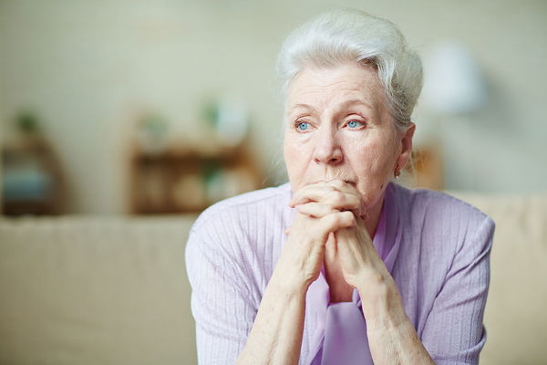 Alzheimer : les nouvelles théories sur les causes et le traitement