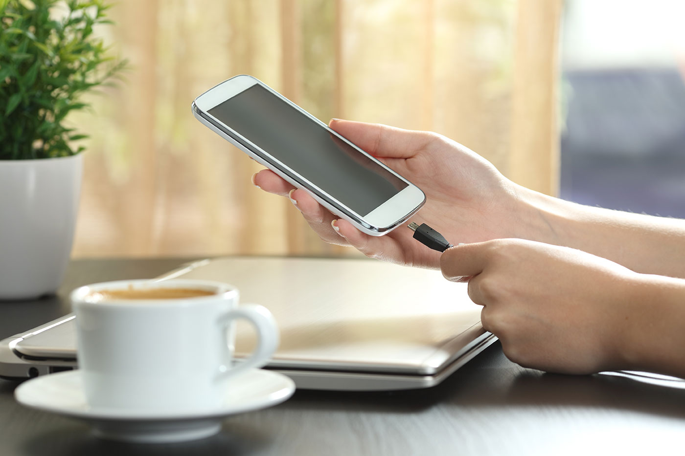 Hızlı çözüm: Cep telefonunuzu hareket halindeyken şarj edin
