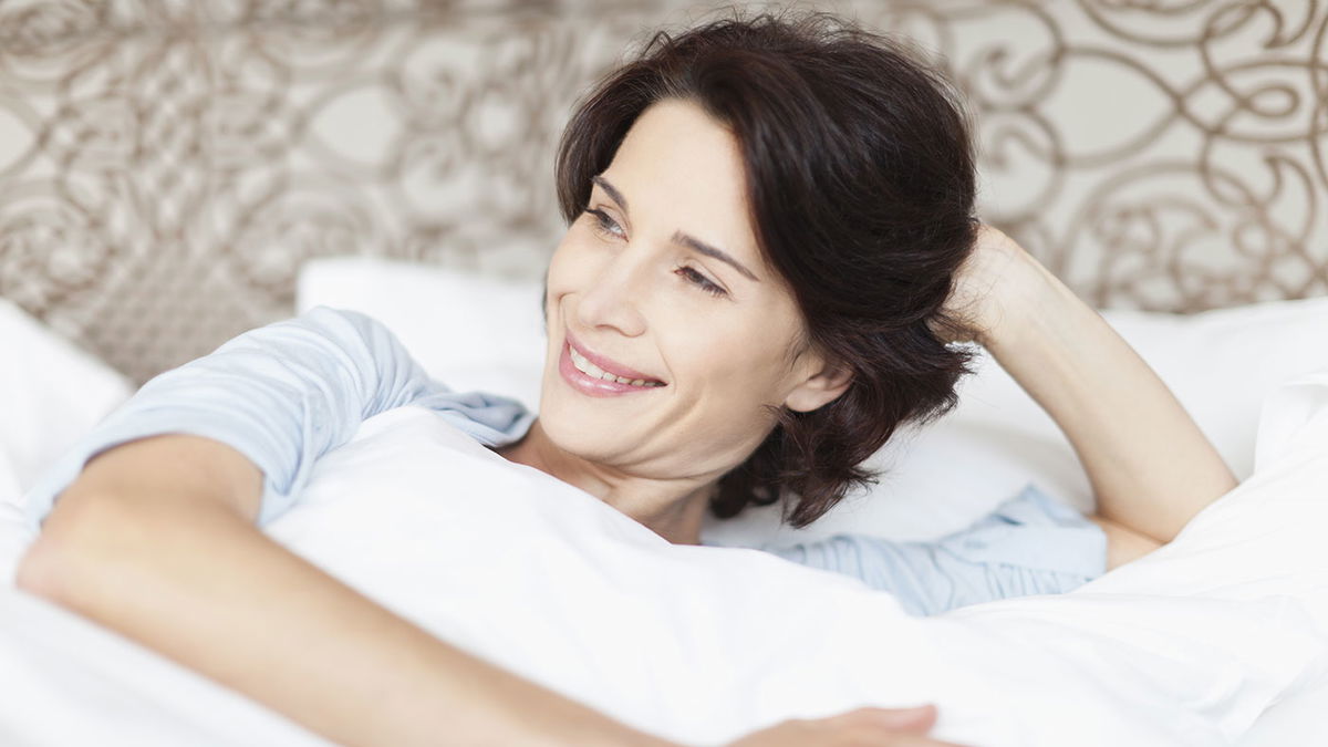 Effective beauty sleep: do something good for your skin and hair at night