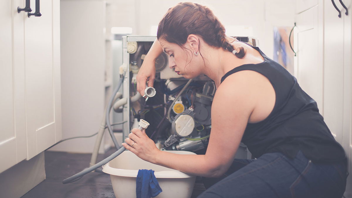 SOS breakdown service for household appliances: DIY repairs