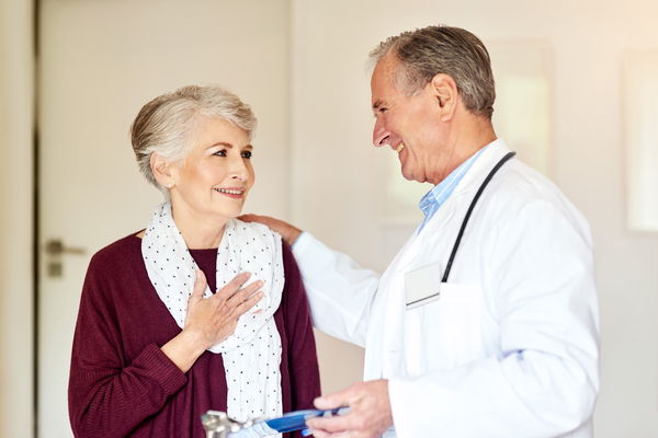 Urologue pour les femmes : Pour quelles maladies le spécialiste nous aide-t-il ?