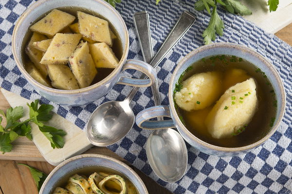 For every taste: make your own soup garnishes