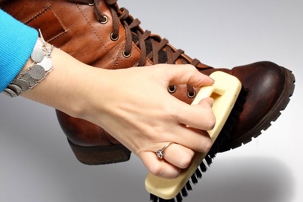 Clean: the best tricks for cleaning shoes