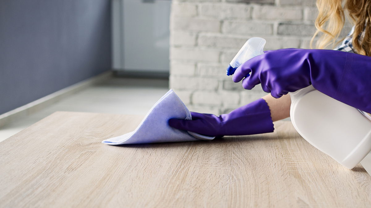 Cleaning wooden furniture, but the right way: how to do it