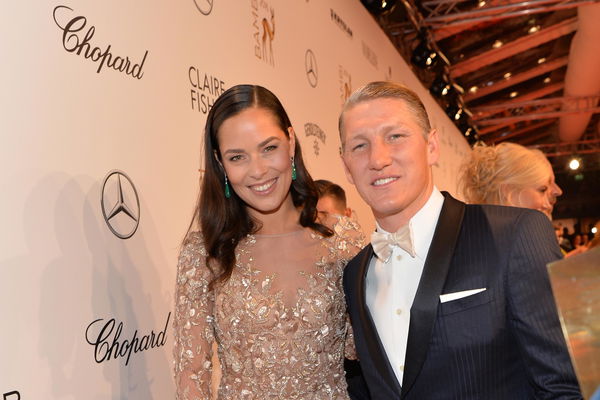 Bastian Schweinsteiger et Ana Ivanovic montrent leur adorable petit garçon