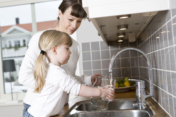Drinking water: better tap water or mineral water?