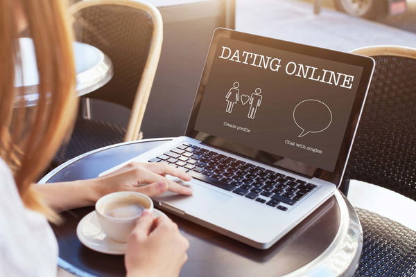 Rencontres en ligne : le coup de foudre ?