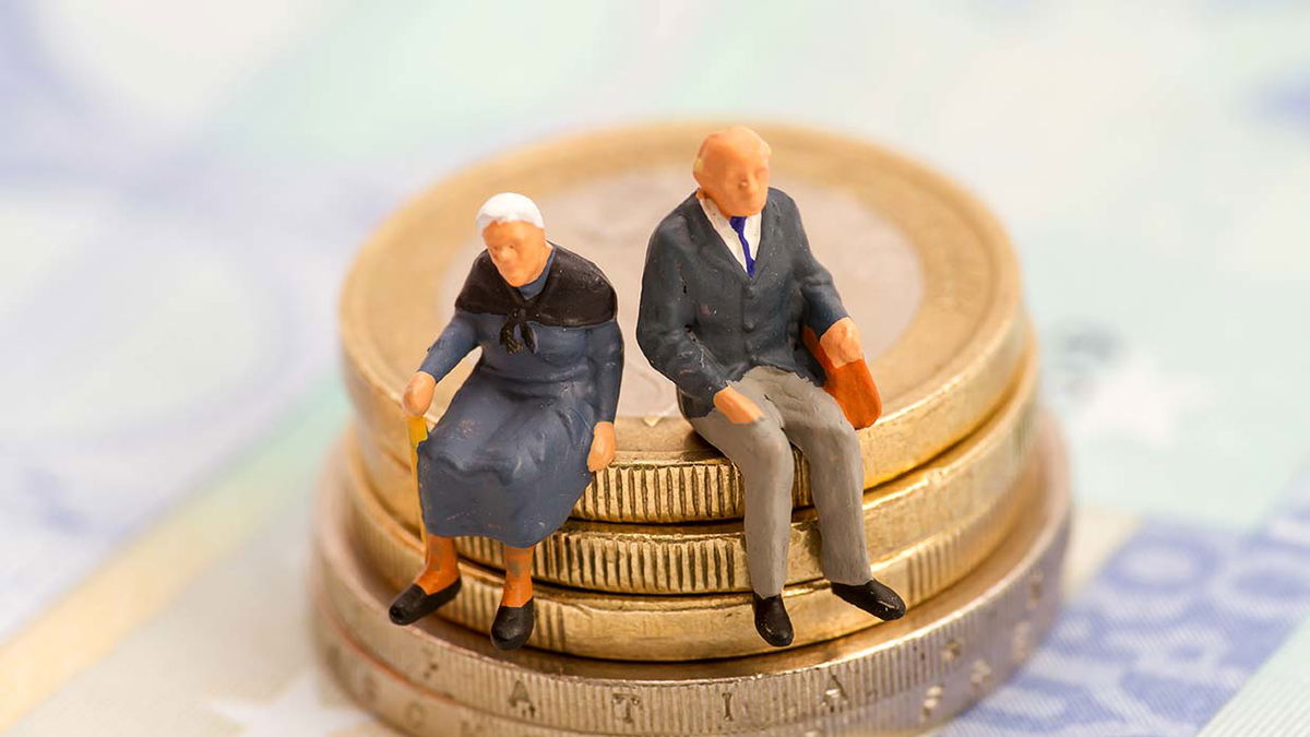 Early retirement: Financial implications and checklist for applicants