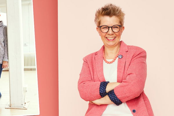 Büyük makyaj: Marion rengarenk ince görünümler istiyor
