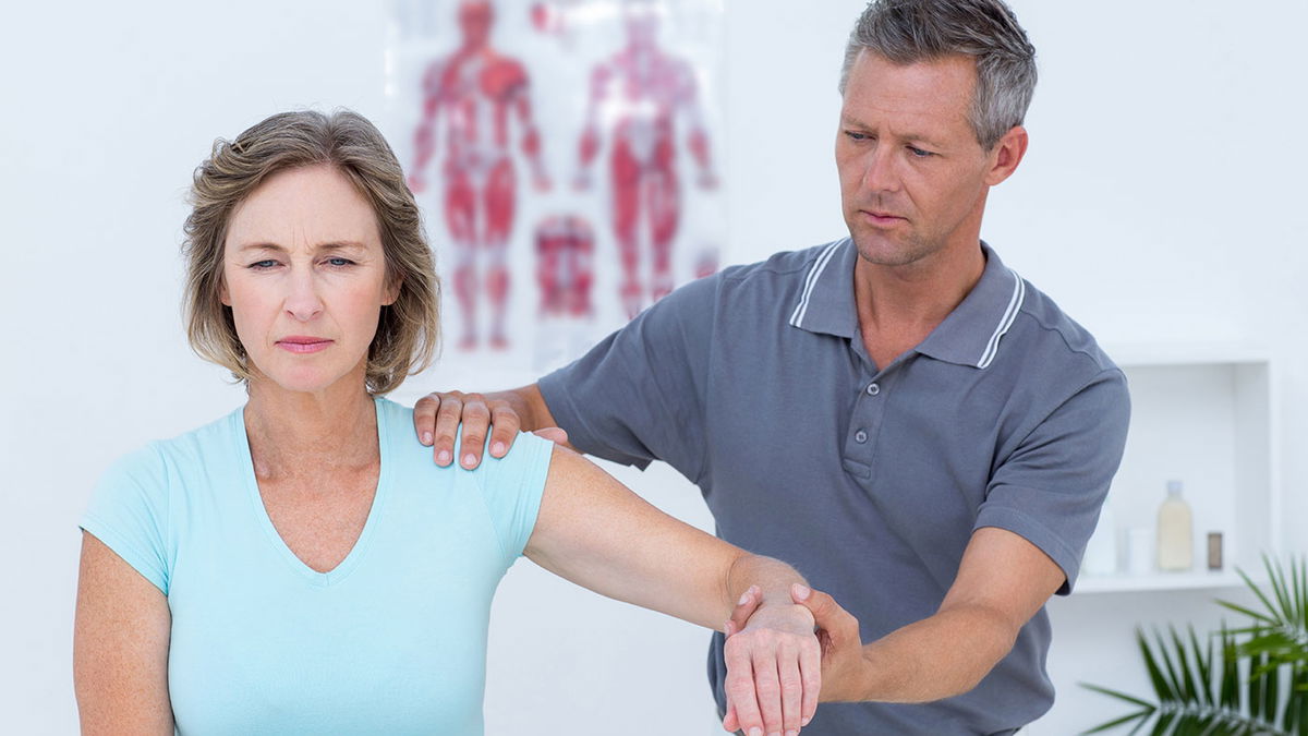 Frozen Shoulder: Was tun bei Schultersteife